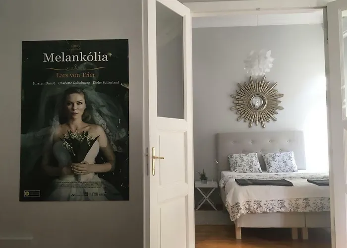 Alma's Romantic Getaway * بودابست