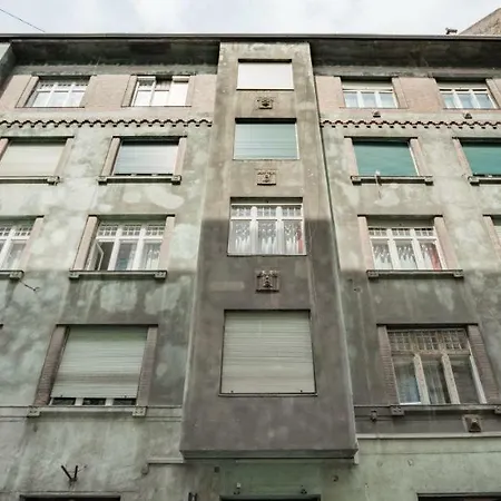 Alma's Romantic Getaway Apartment