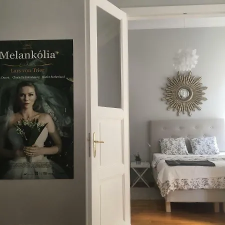 Alma's Romantic Getaway * Budapest